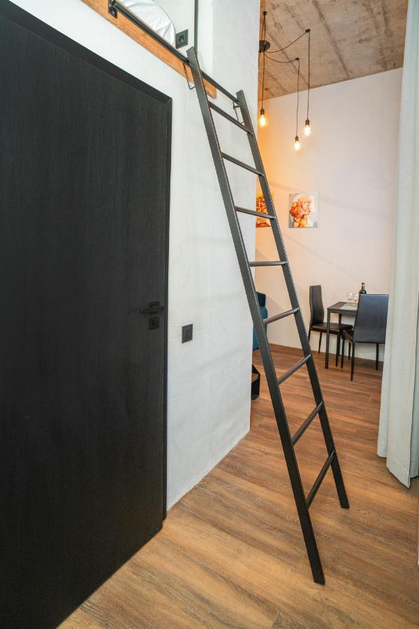 Teeny Tiny Lofts In Center Kaunas Exterior foto